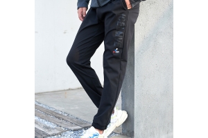 5 Schwarze Hosen-outfits Für Männer