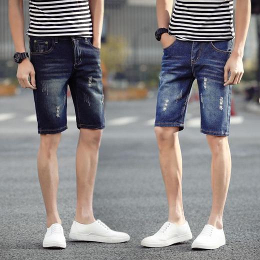 Best Outfits to Wear with Denim Shorts This Summer